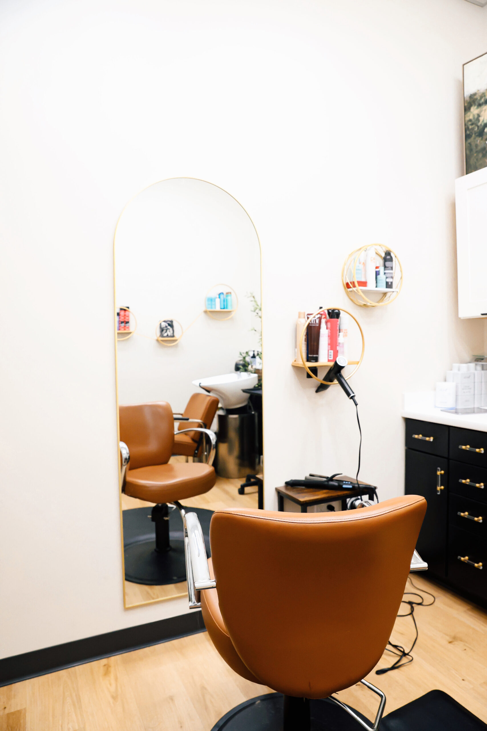 Utopia Modern Salon Suites, Wichita, KS